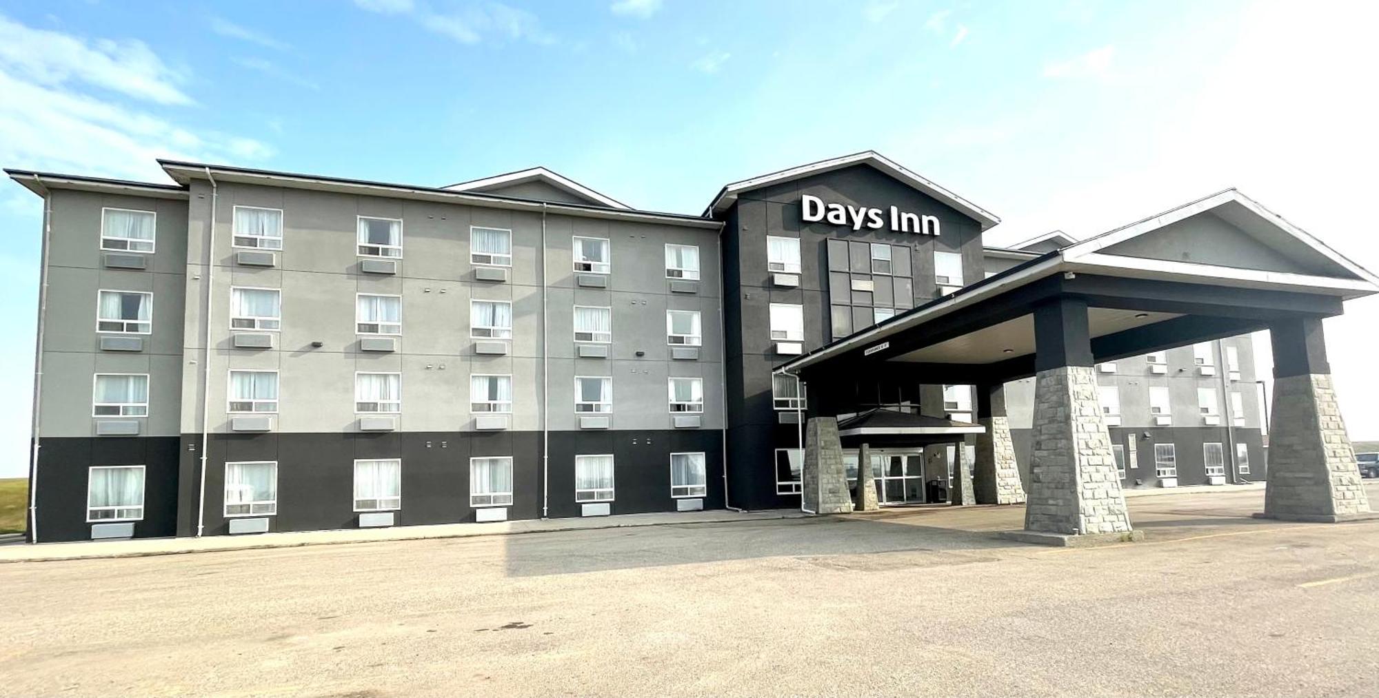 Days Inn By Wyndham Grande Prairie Exterior foto