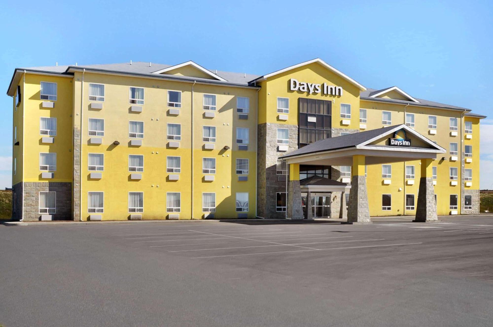 Days Inn By Wyndham Grande Prairie Exterior foto